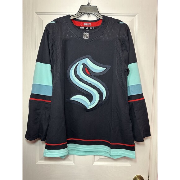 Size 46 Adidas NHL Seattle Kraken Authentic Home Hockey Jersey Navy Blue GT5622 - Picture 1 of 3